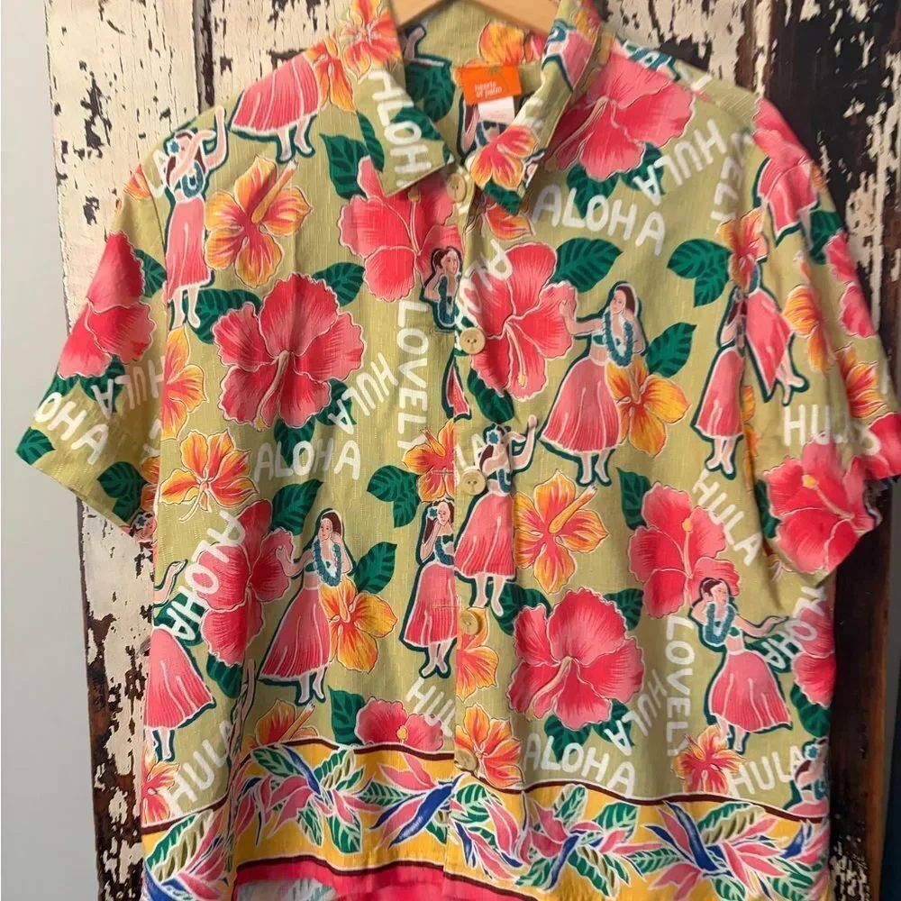 Hawaiian Hearts of Palm Aloha Shirt with Floral and Hula Dancer Print size 16.